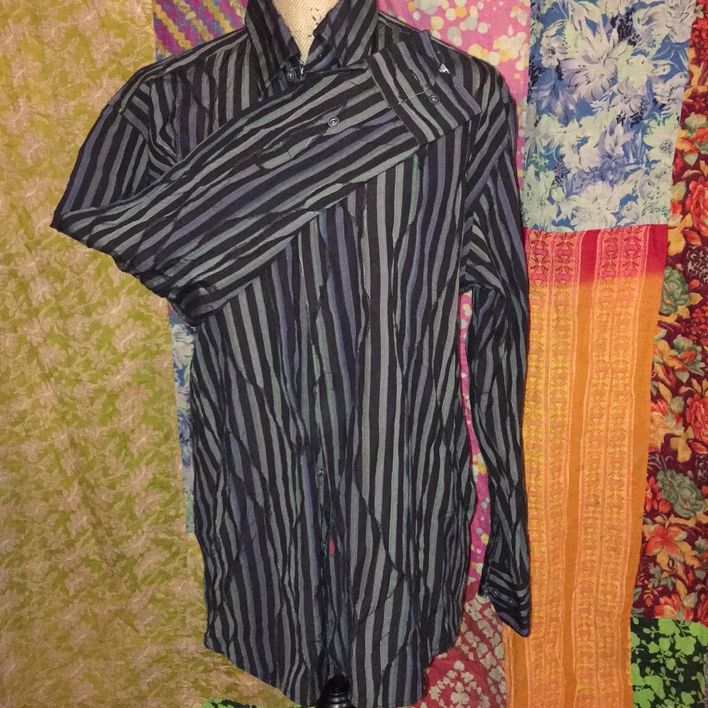 •Men’s Button Down Shirt•